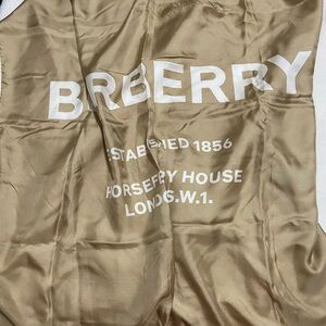 Burberry beige scarfed